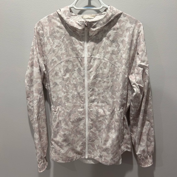 Athleta Jackets & Blazers - Athleta Camo RUNNING FREE REFLECTIVE JACKET Pink White M EUC